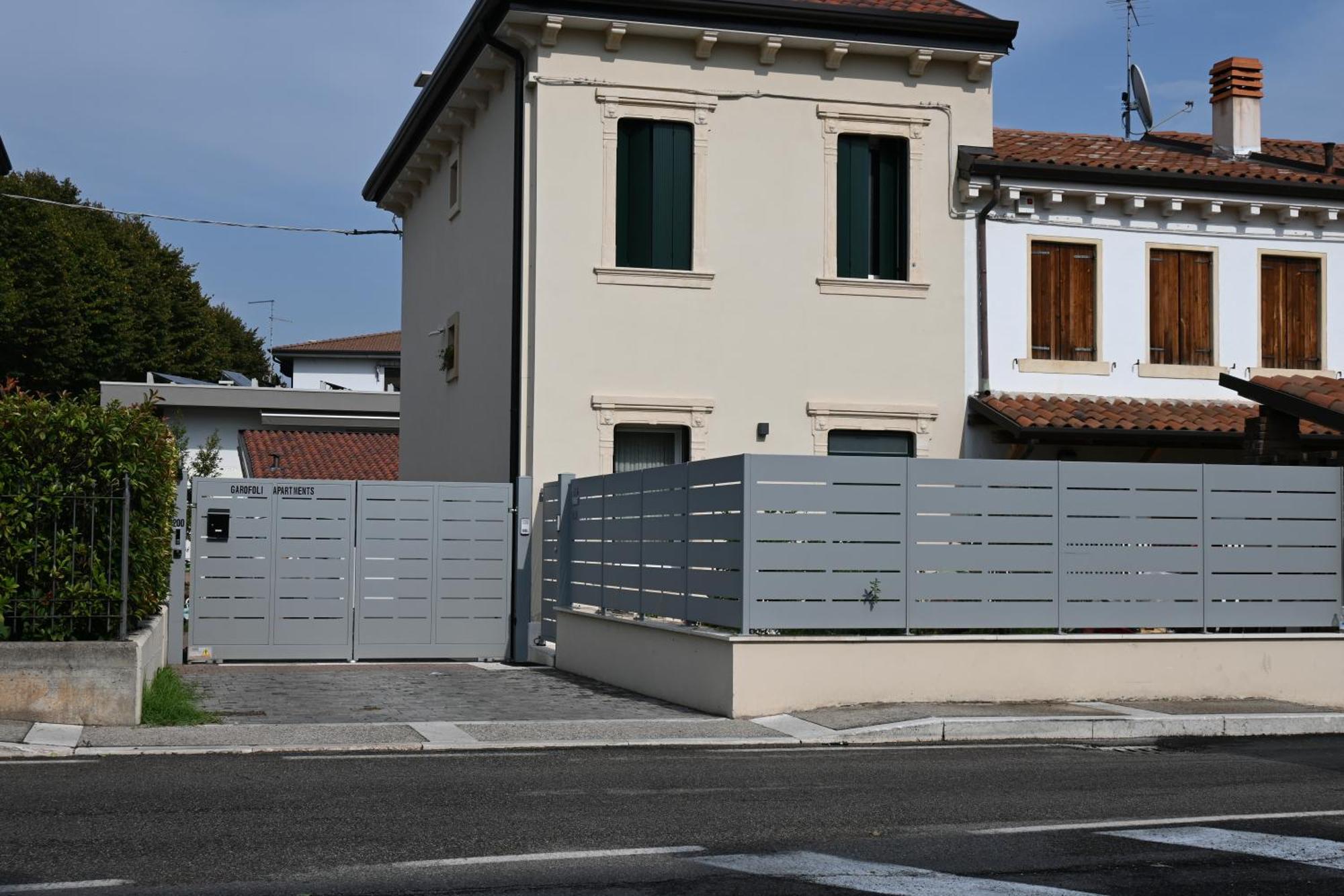 Garofoli Apartments San Giovanni Lupatoto Esterno foto